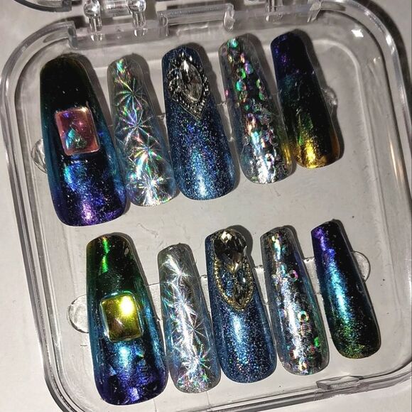 Hand crafted festive press on nails sz Large - Picture 6 of 8